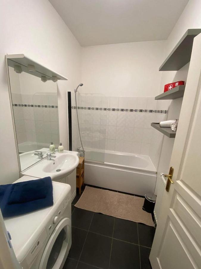 Le Carnot Appartement Avec 2 Chambres Separes Et Parking Privatif Et Securise Arras Exterior photo